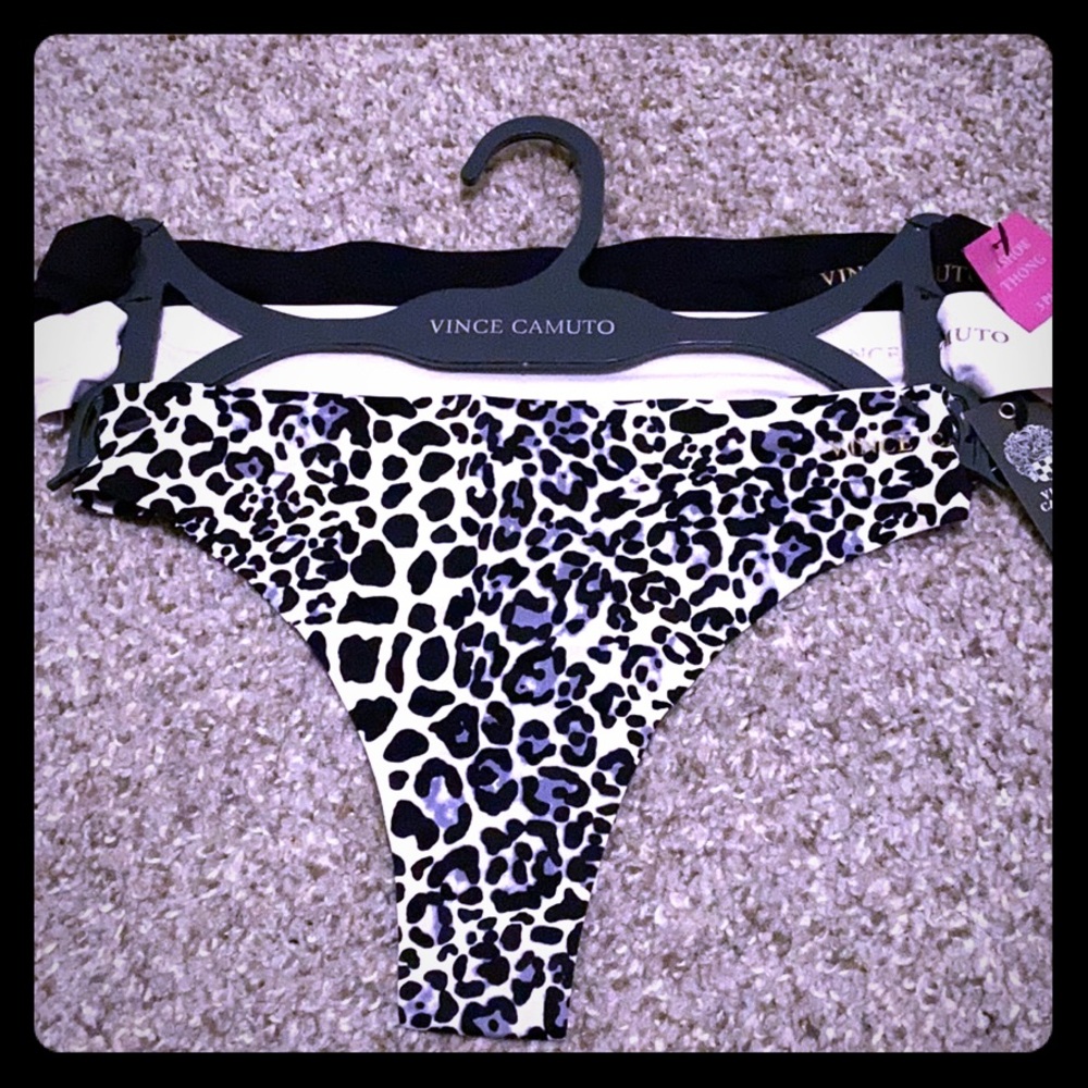 VINCE CAMUTO x3 thongs